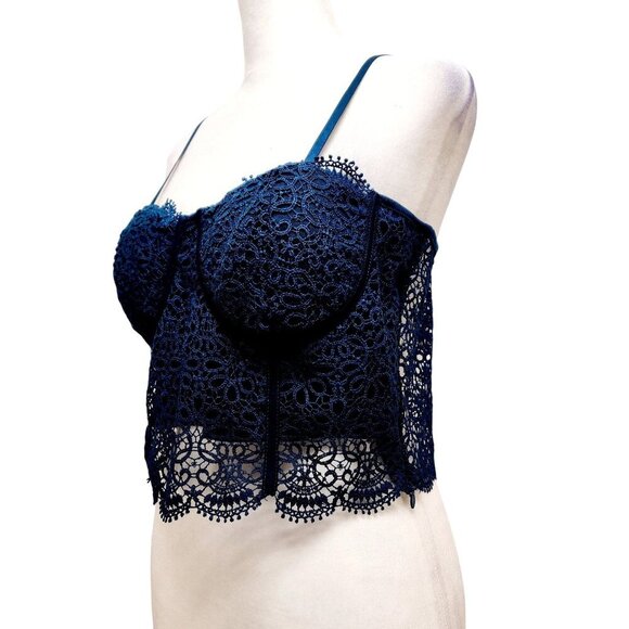 Iris Navy Blue Crochet Lace Crop Top  Adjustable Straps Scalloped Hem Size L - Picture 3 of 8